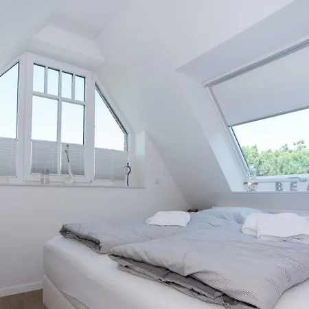 Apartment Living-art *